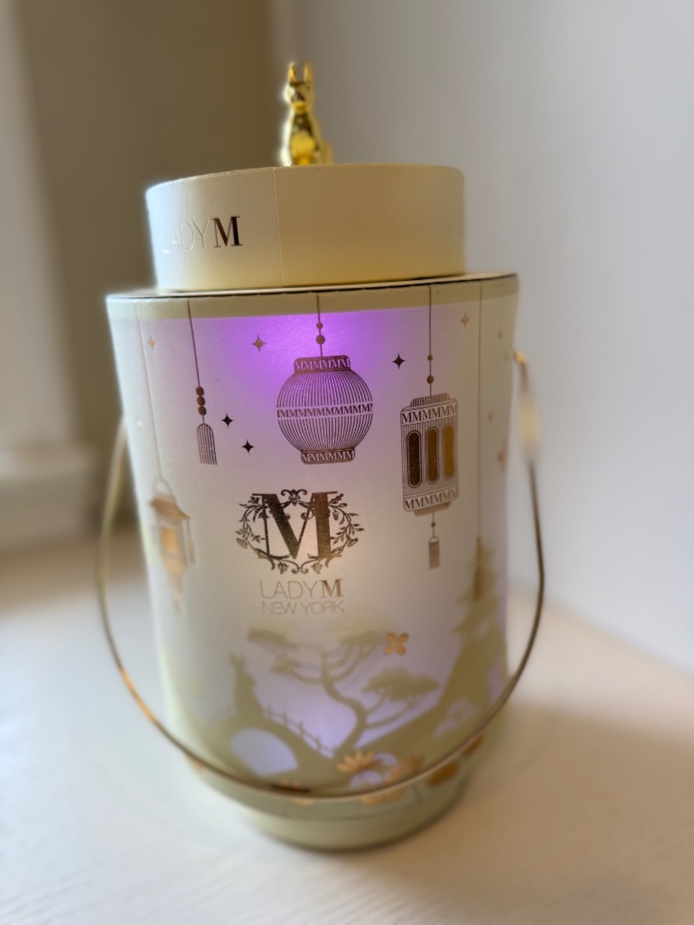 Limited-edition Lady M New York 2022 Glowing Lights Mooncake Lantern